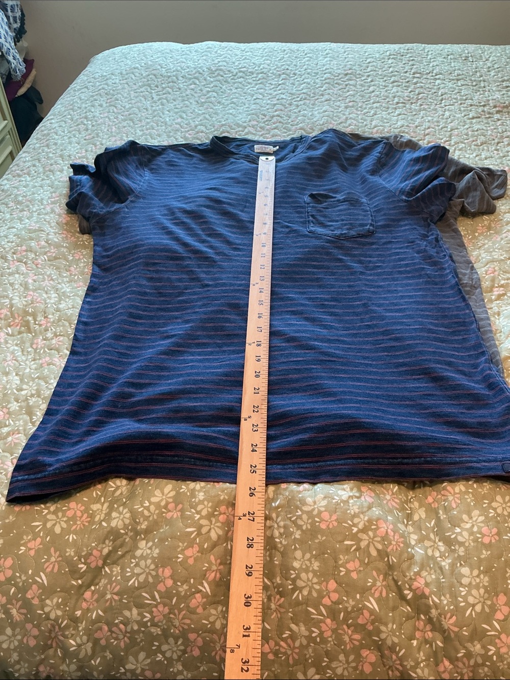 Faherty Brand Bundle of two T-shirts with pockets L - Picture 7 of 9